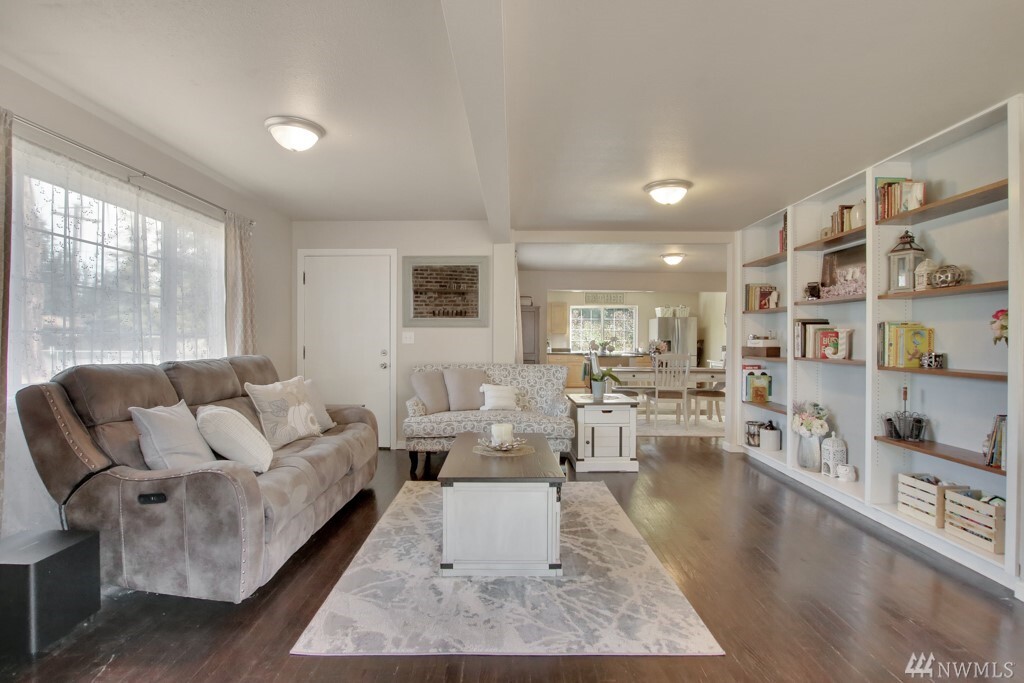 Property Photo: 1020 160th Street E WA 98445