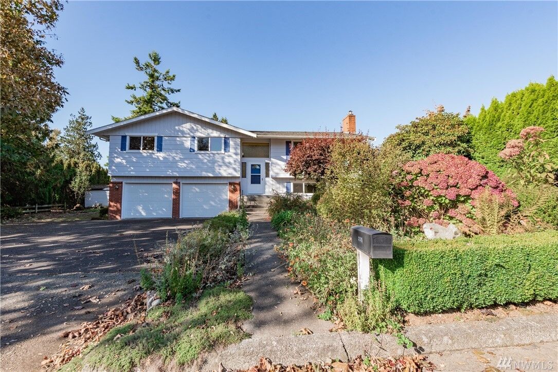 Property Photo: 335 Park Place WA 98264