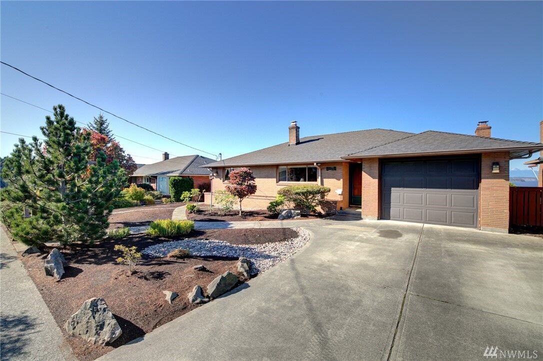 Property Photo:  8825  42nd Avenue SW  WA 98136 