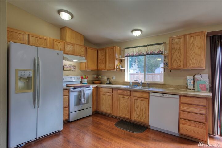 Property Photo:  25413  31st Avenue E  WA 98387 