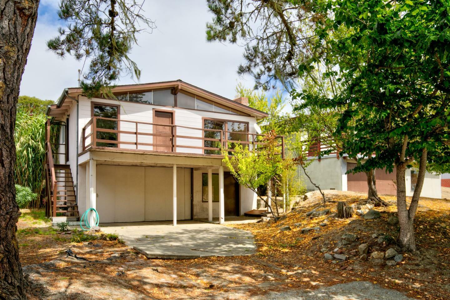 Property Photo:  1047 Jefferson Street  CA 93940 