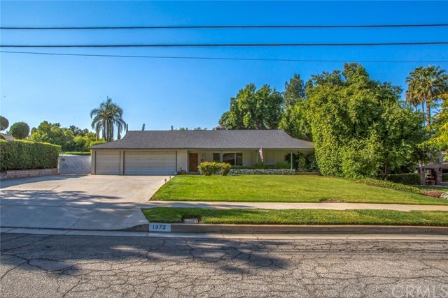 Property Photo: 1372 Oak Street CA 92373