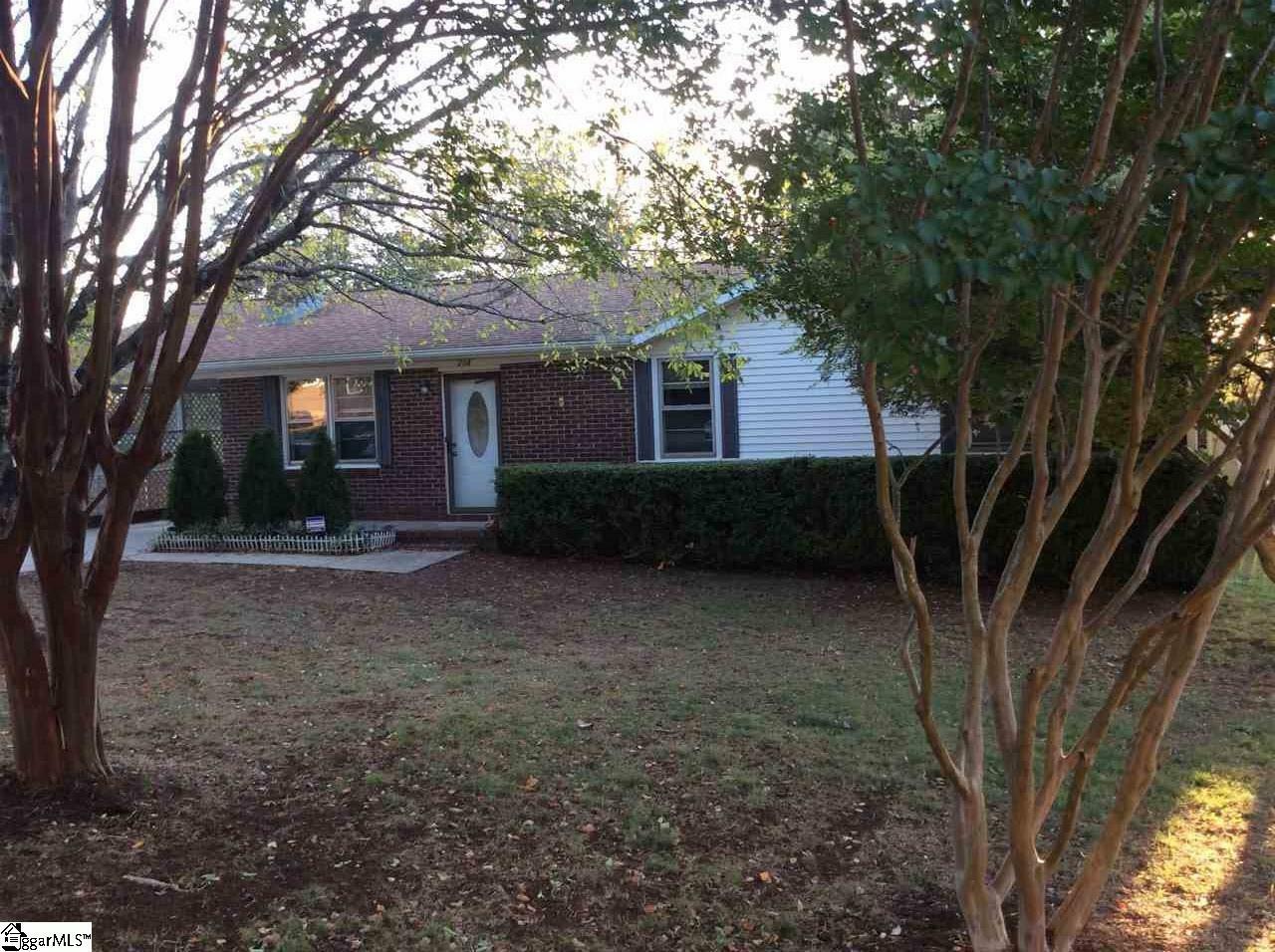 Property Photo:  208 Dayton Drive  SC 29642 