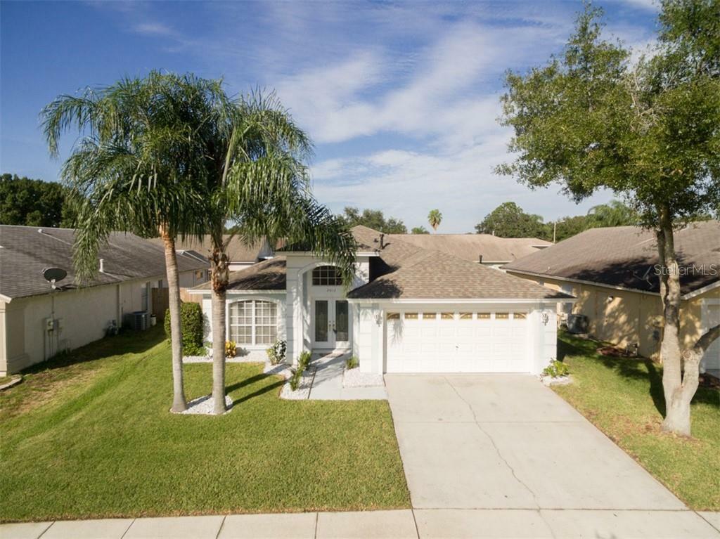 Property Photo:  2013 Bridgehampton Place  FL 33511 