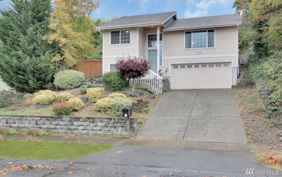Property Photo:  937 E Wright Avenue  WA 98404 