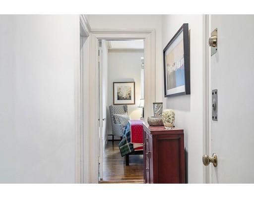 Property Photo:  146 Marlborough St 7  MA 02116 