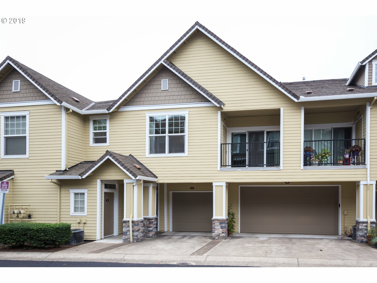 Property Photo: 2555 Snowberry Ridge Ct OR 97068
