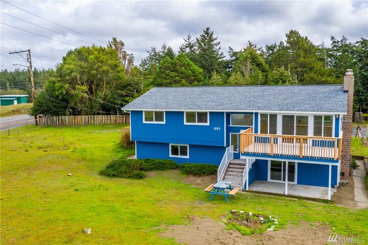 Property Photo:  1993  Island View Road  WA 98277 