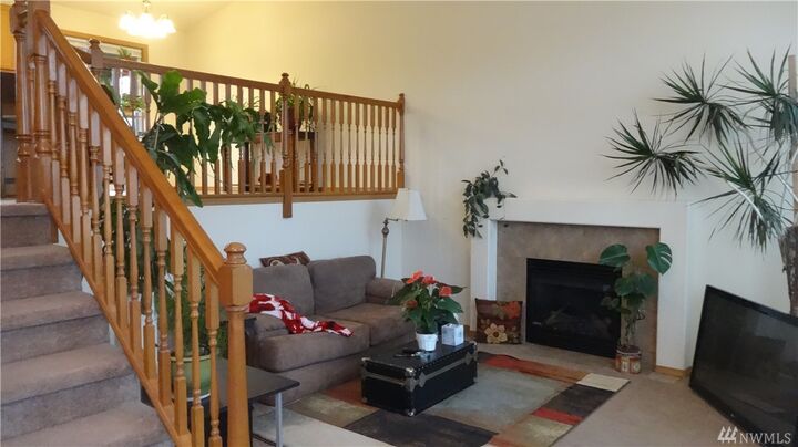 Property Photo: 406 Allison Way WA 98276