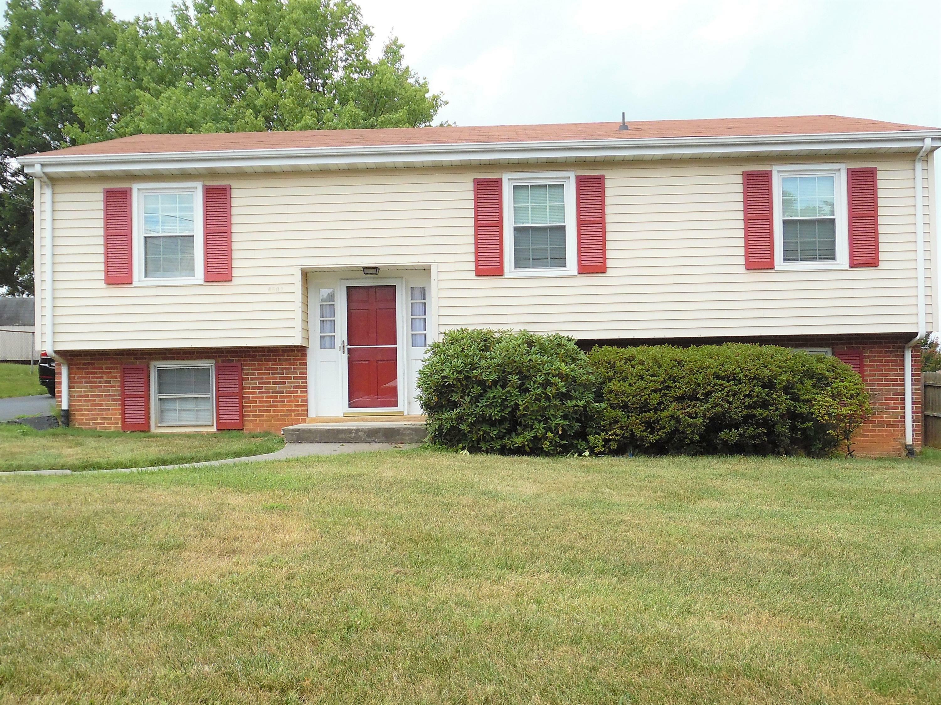 Property Photo:  4502 Oleva St NW  VA 24017 