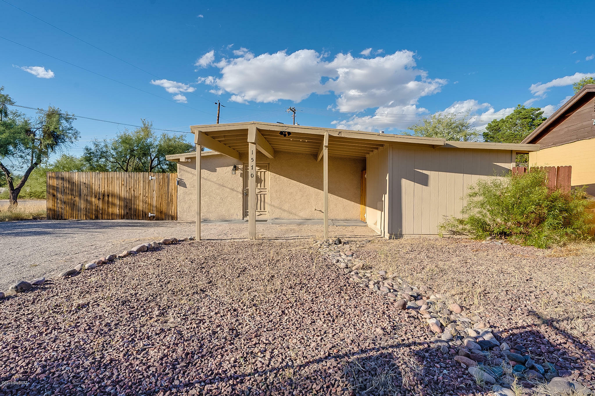 Property Photo:  1570 W Mohave Road  AZ 85705 