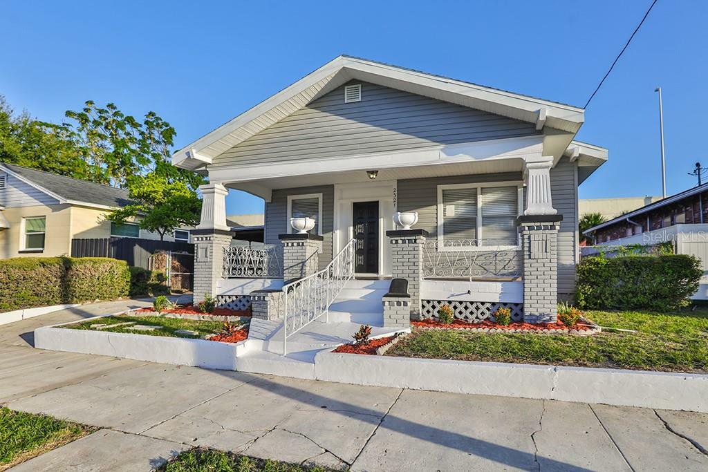 Property Photo:  2321 W La Salle Street  FL 33607 