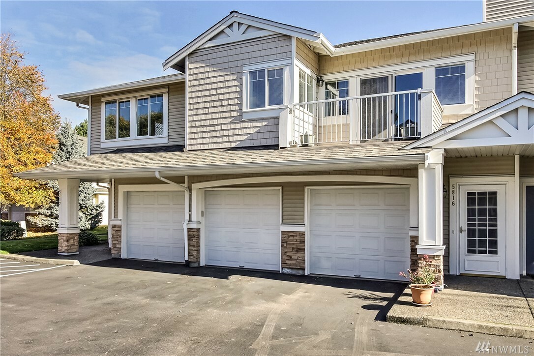 Property Photo: 5816 S 232nd Place 7-3 WA 98032