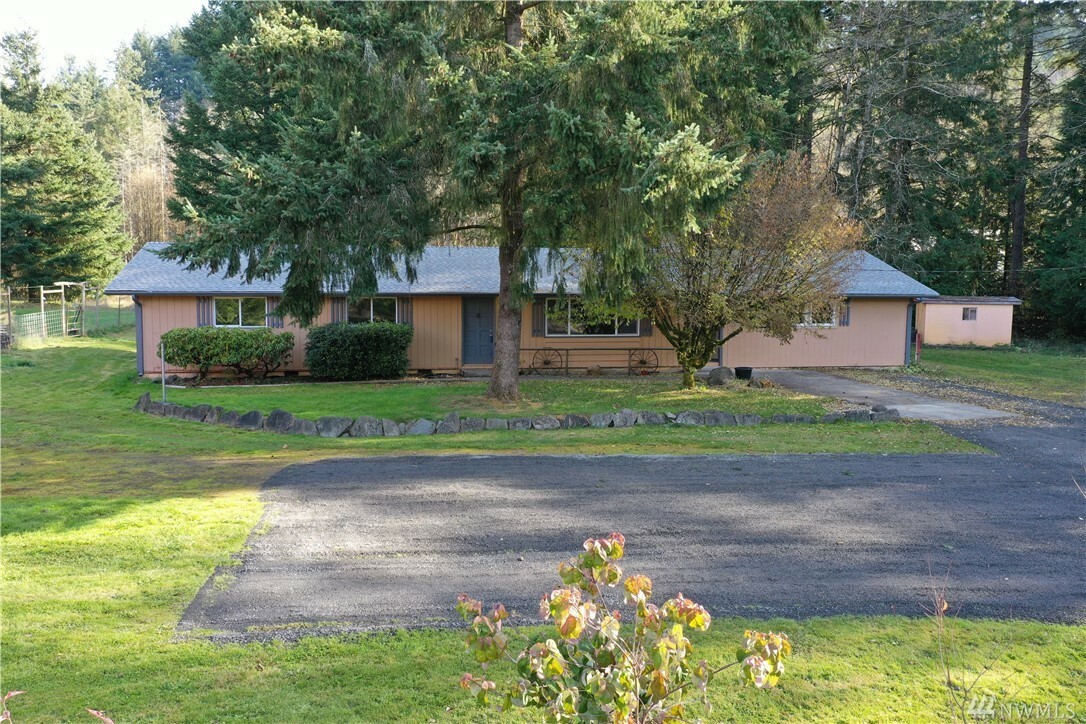 Property Photo:  1476 King Rd  WA 98596 