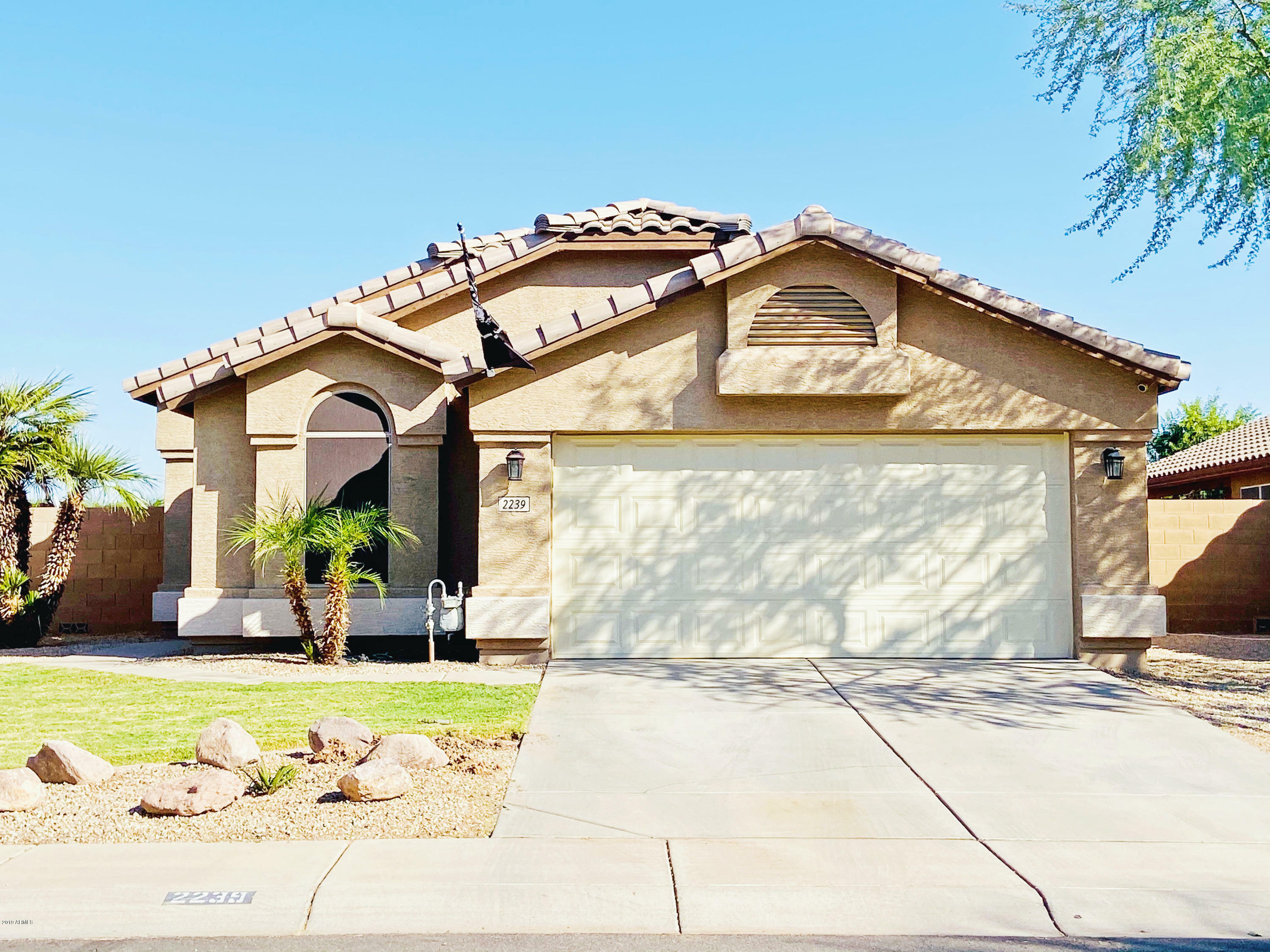 Property Photo:  2239 S Peppertree Drive  AZ 85295 