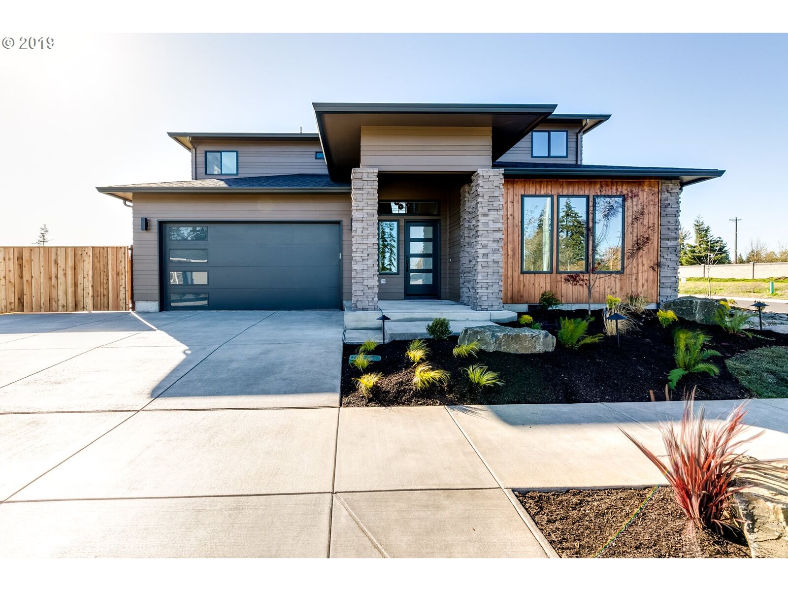Property Photo: 1514 Nehalem Dr OR 97408