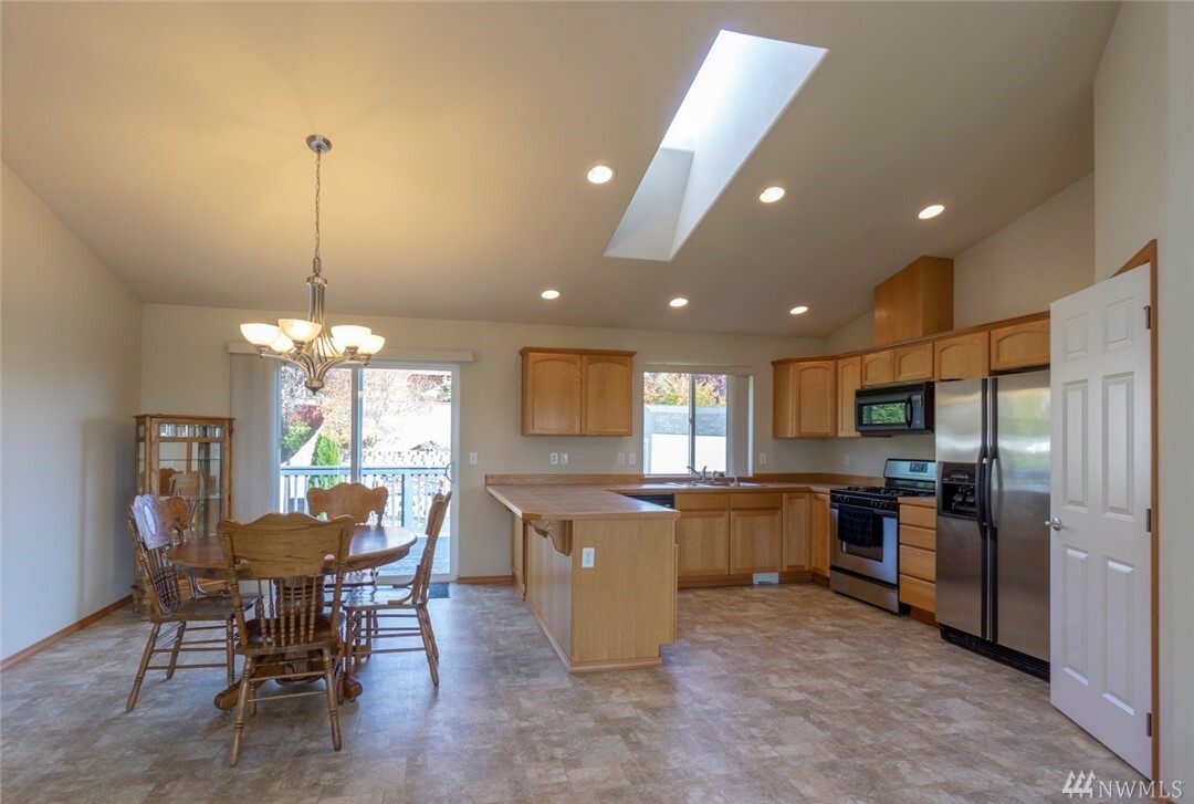Property Photo:  3715  68th Drive NE  WA 98270 