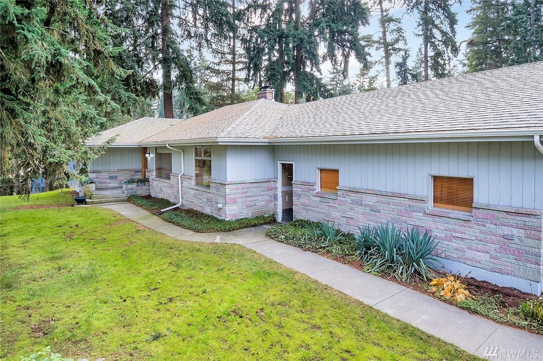 Property Photo: 18912 60th Avenue W WA 98036