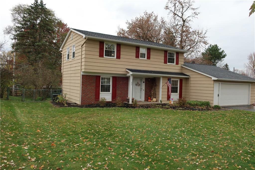 Property Photo:  17 Keswick Way  NY 14450 