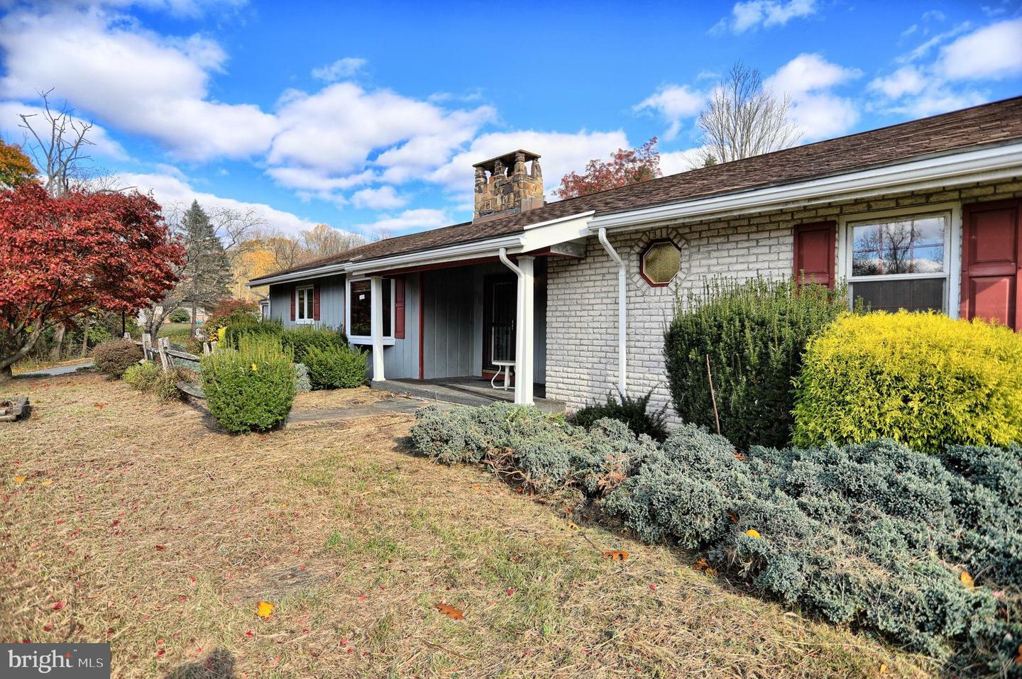 Property Photo:  27 Watson Lane  PA 17068 