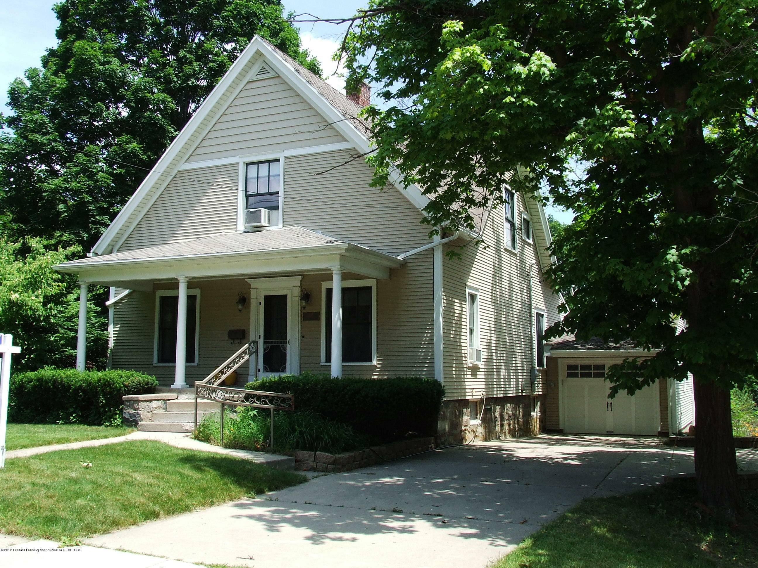 Property Photo:  527 E Jefferson Street  MI 48837 