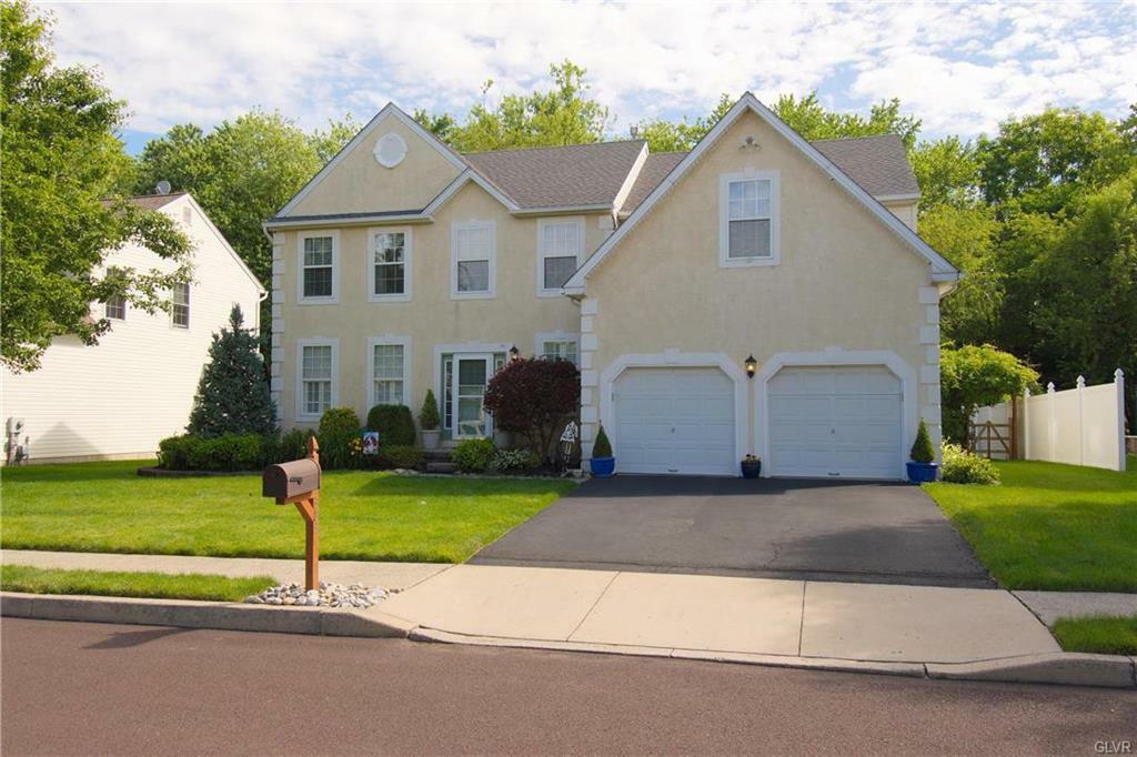 Property Photo:  383 Essex Court  PA 18944 