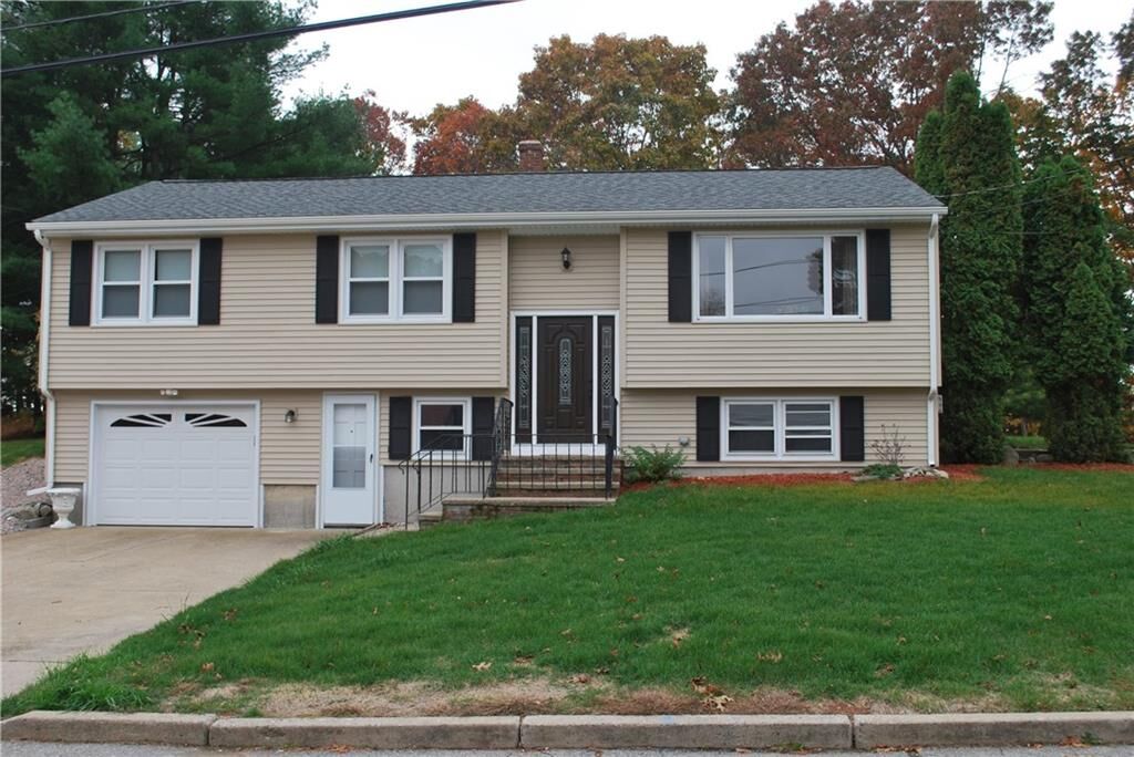 Property Photo:  106 Manchester Farm Rd  RI 02904 