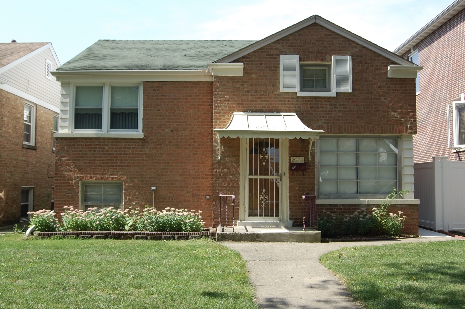 Property Photo: 2638 Rhodes Avenue IL 60171