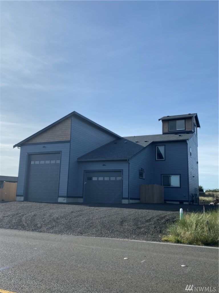 Property Photo: 927 Ocean Shores Blvd SW WA 98569