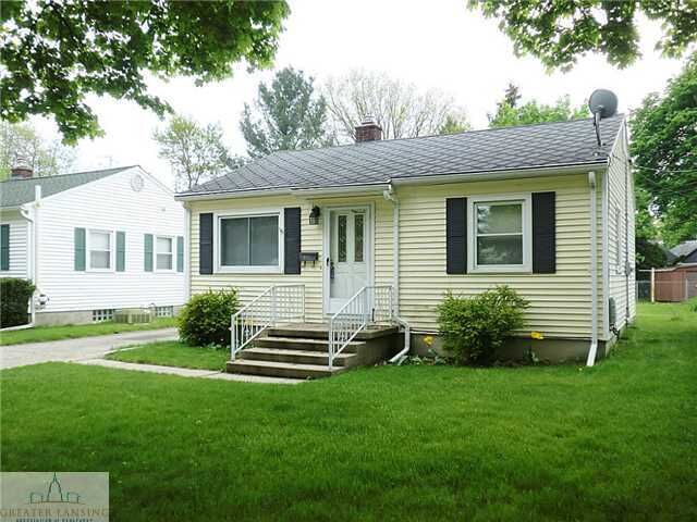 Property Photo:  824 Maplehill  MI 48910 