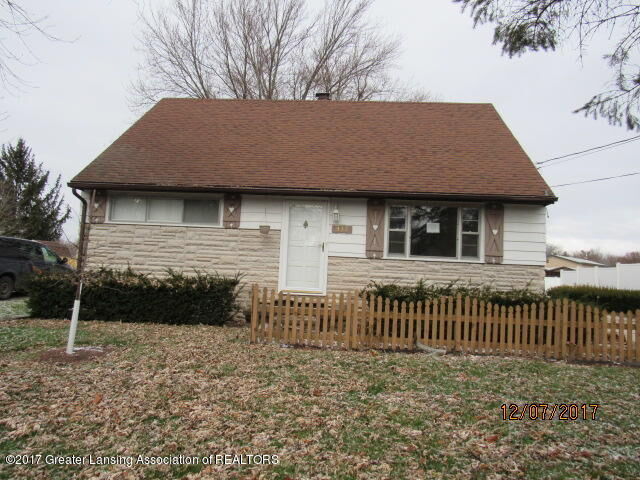 Property Photo:  932 Brad Street  MI 48911 