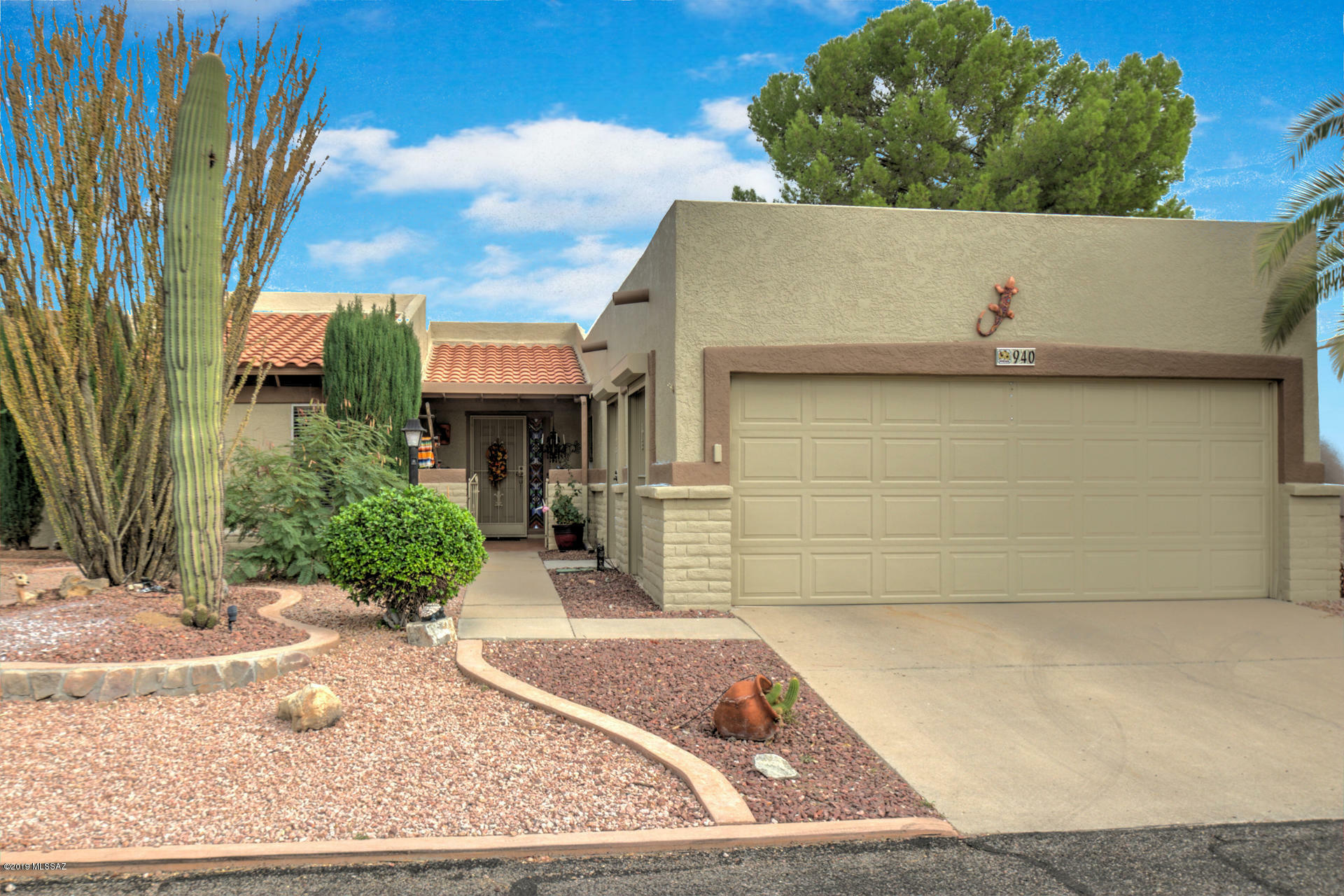 Property Photo:  940 N Camino De Luz  AZ 85614 