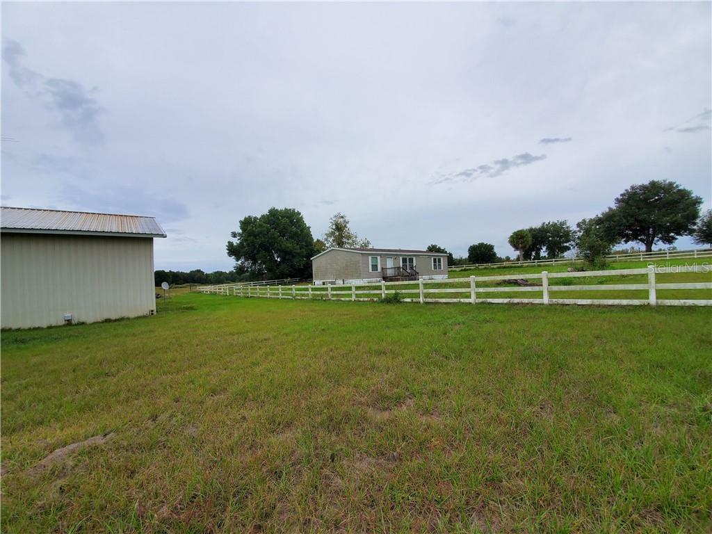 Property Photo: 19550 Sugarloaf Mountain Road FL 34715