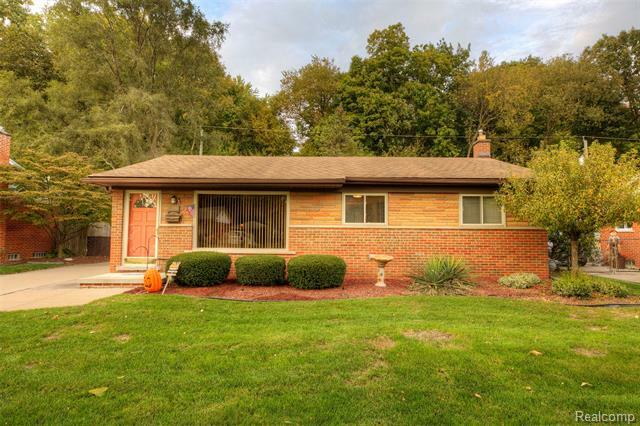 Property Photo:  31566 Pembroke Street  MI 48152 