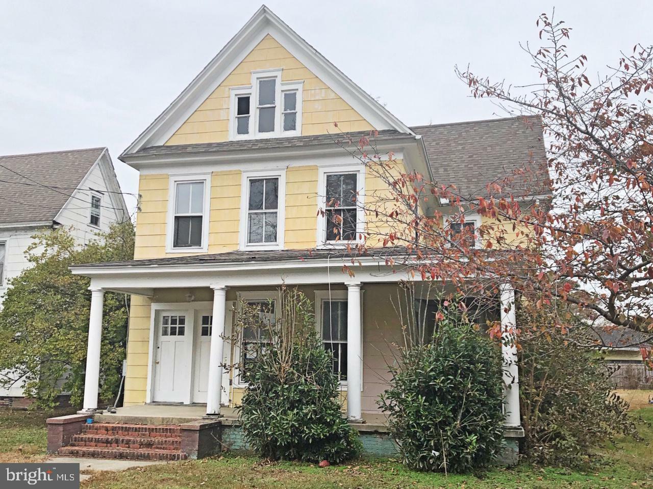 Property Photo:  1107 Locust Street  MD 21613 