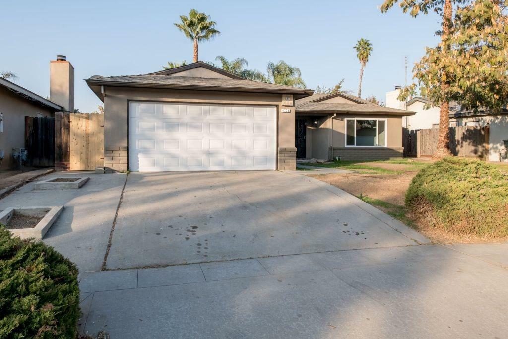 4726 W Holland Avenue  Fresno CA 93722 photo