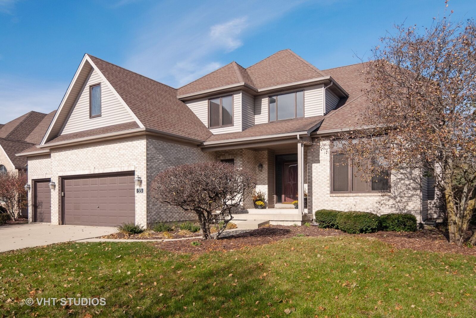 Property Photo: 33 W Sandstone Court IL 60177