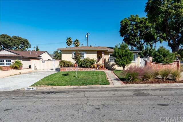 Property Photo:  10303 Devillo Drive  CA 90604 