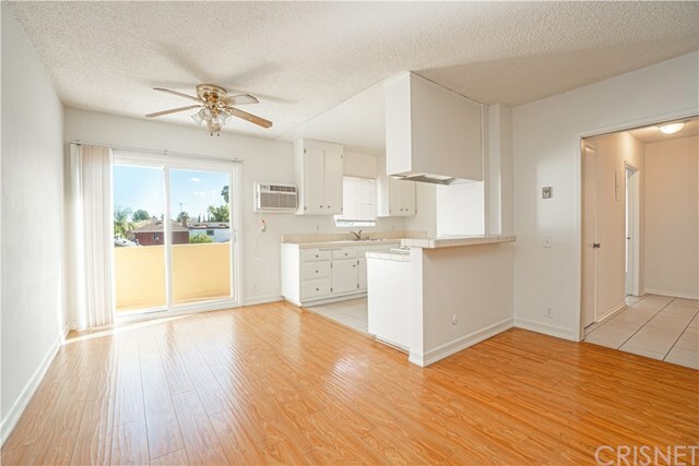 Property Photo:  4924 Kester Avenue 14  CA 91403 