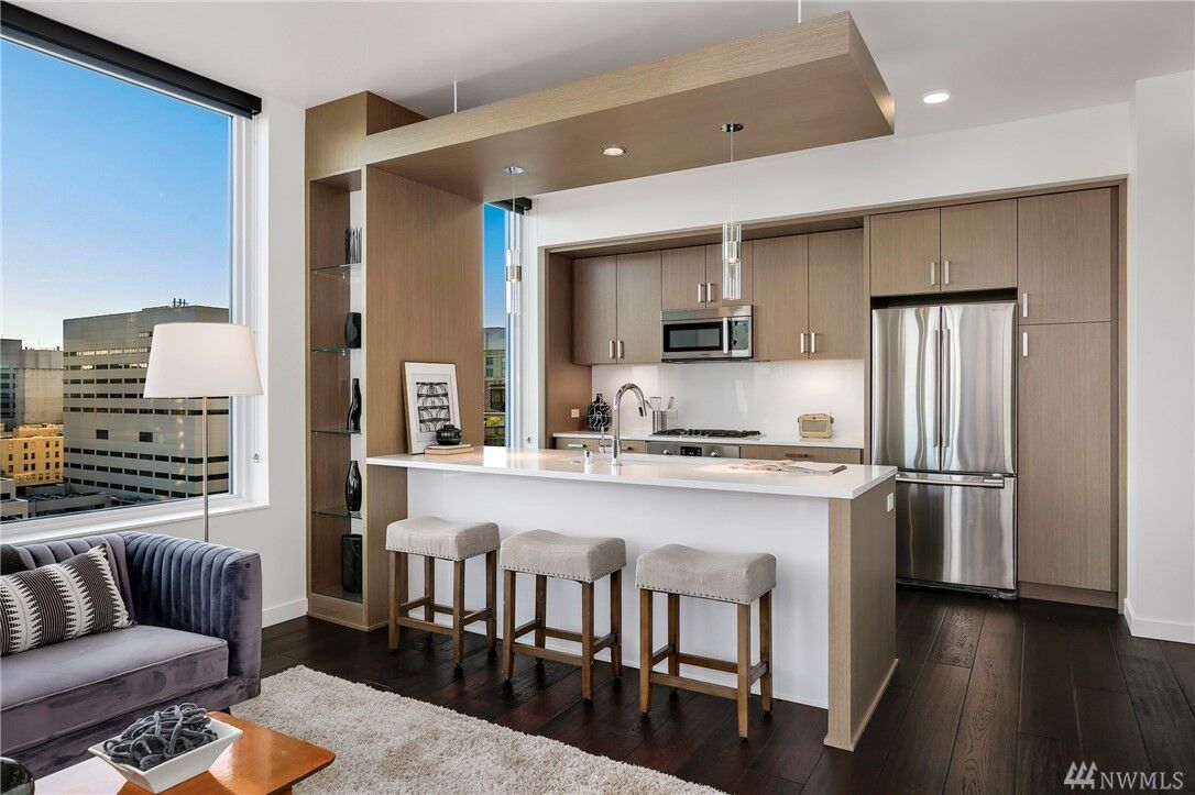 Property Photo: 1321 Seneca Street 1303 WA 98101