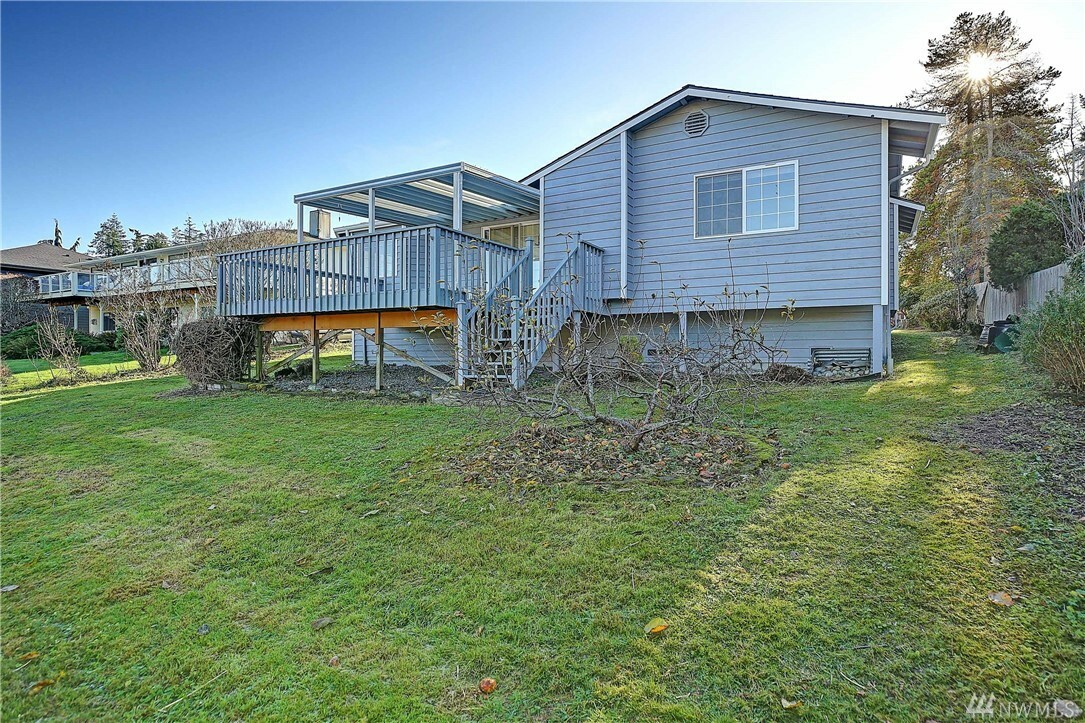 Property Photo:  445 Marine View Place  WA 98282 