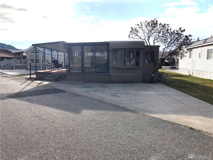 Property Photo:  8818 Crescent Bar Road NW 175  WA 98848 