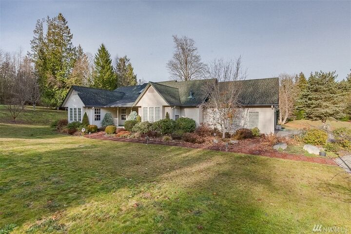 Property Photo:  842  Ashleys Way  WA 98282 