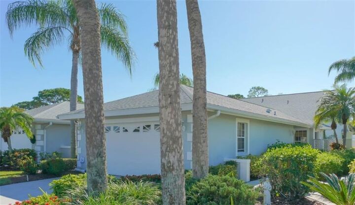 Property Photo:  5566 Country Club Way  FL 34243 