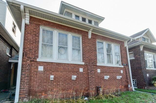 Property Photo:  8733 South Essex Avenue  IL 60617 