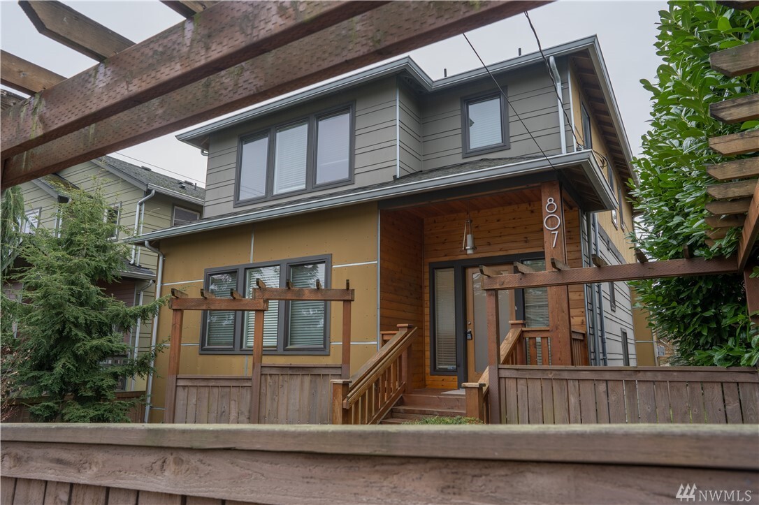 Property Photo: 807 NW 88th St WA 98117