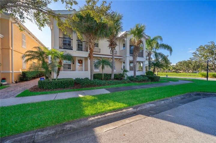 Property Photo: 11826 Kipper Drive FL 32827