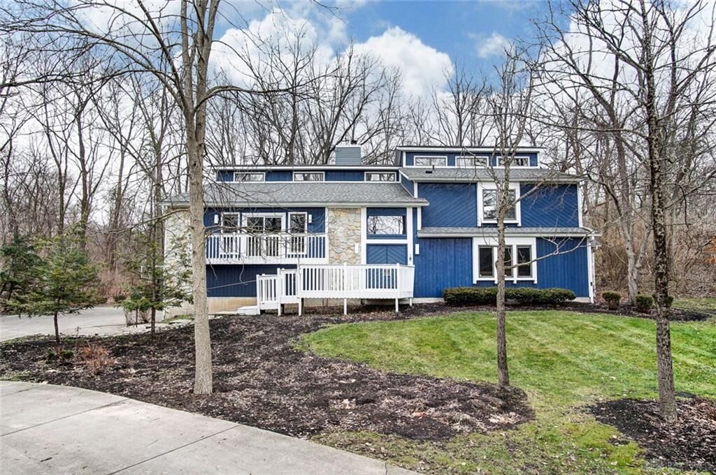 Property Photo: 6520 Landsend Court OH 45414