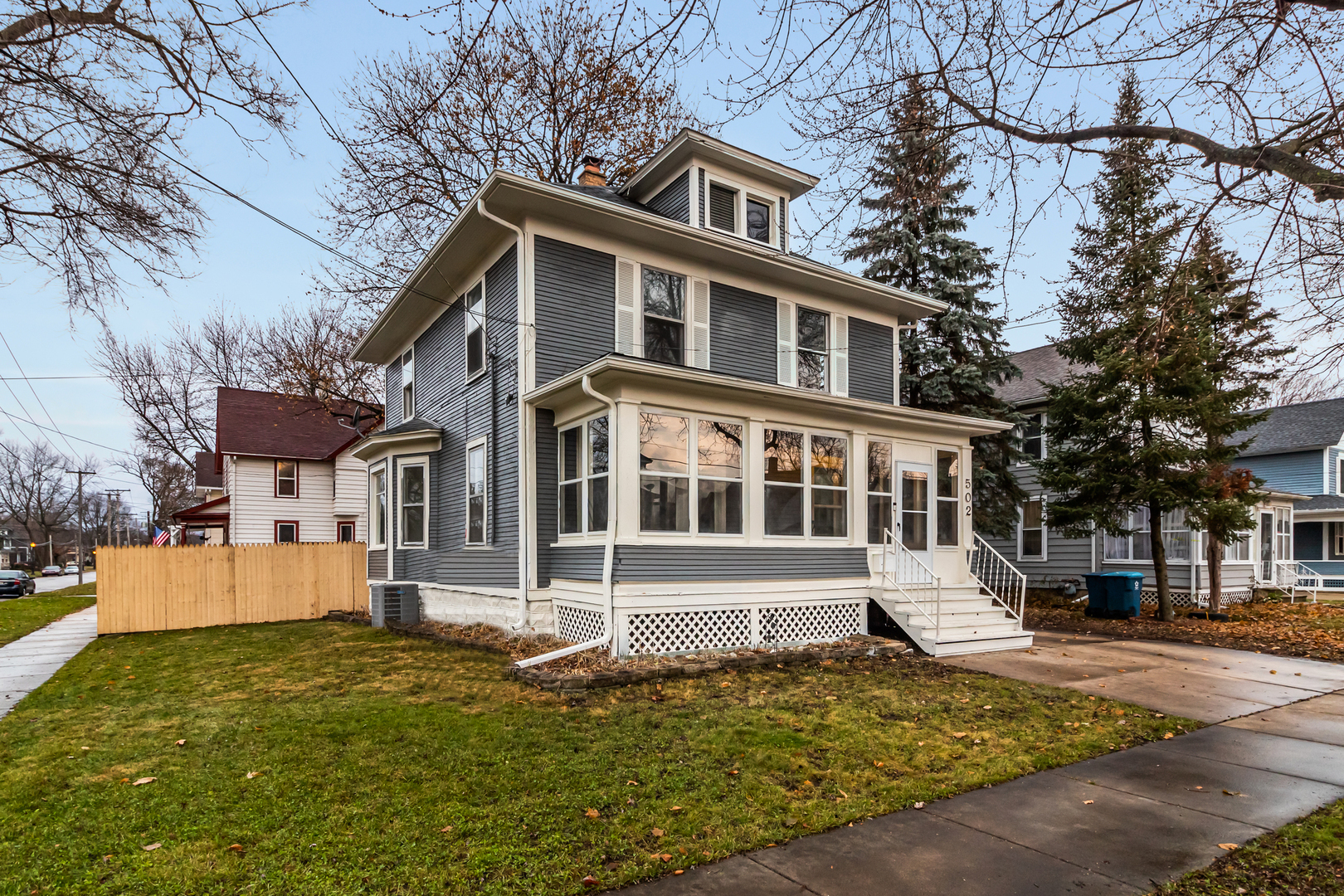 Property Photo:  502 Oak Avenue  IL 60506 