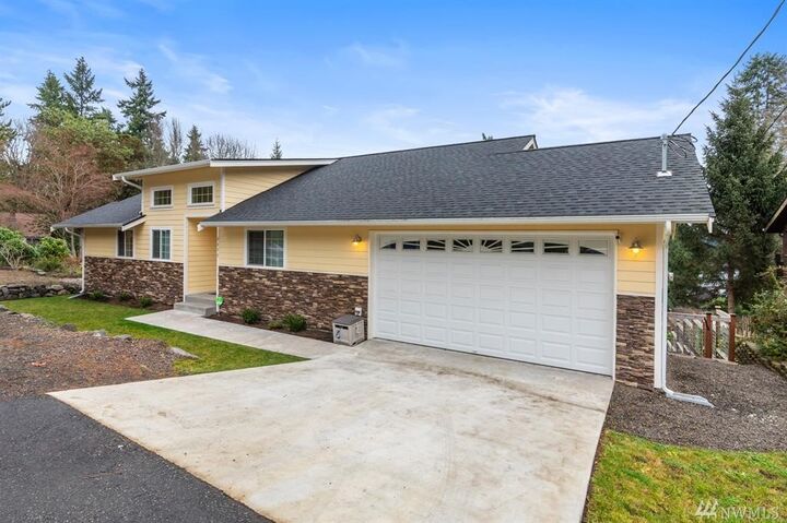 Property Photo:  8498  Illahee Road NE  WA 98311 